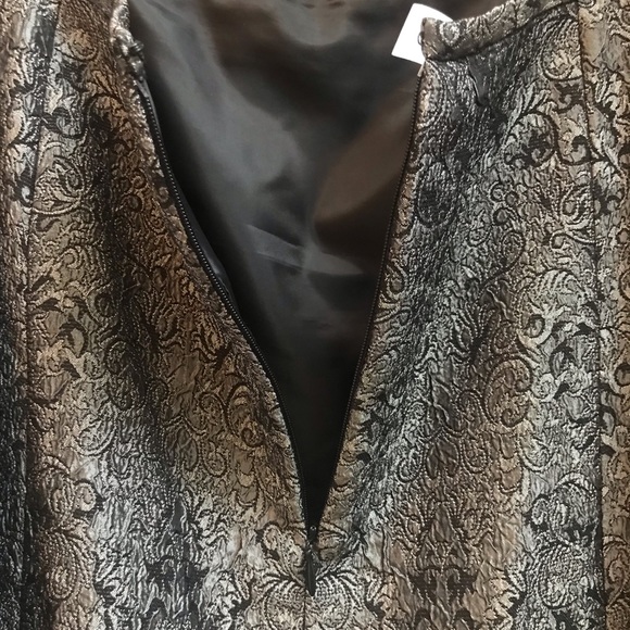 John Meyer Collection Women’s Suit with Skirt - Picture 8 of 12